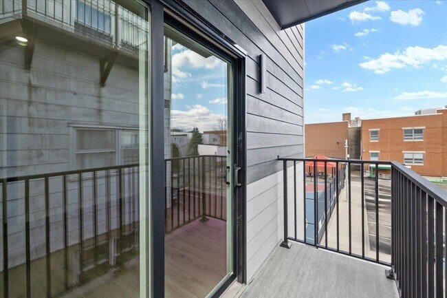 Building Photo - 327 69th St