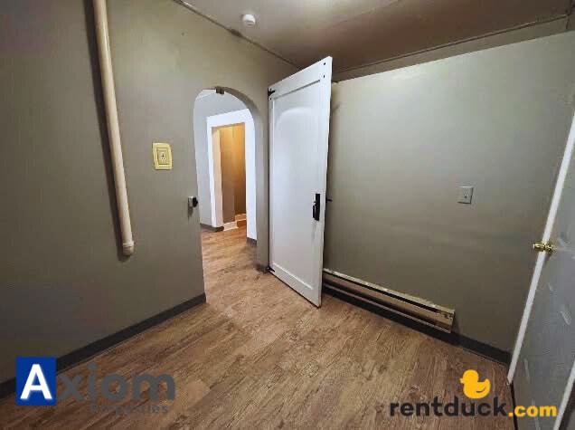 Building Photo - 322 S. 11th-Unit A (Upstairs)