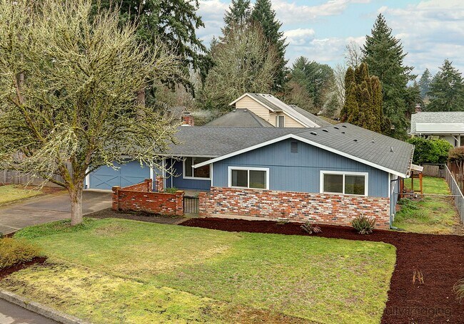 Building Photo - 823 NW 7th Ave