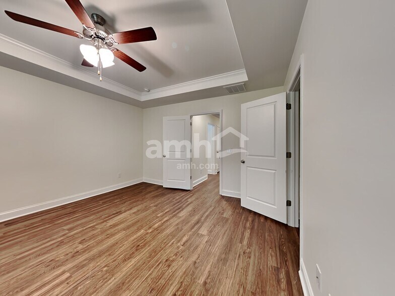 Building Photo - 1835 Produce Ln