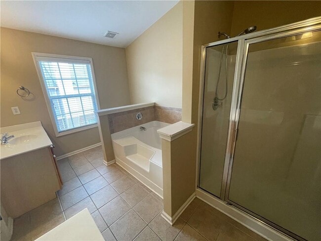 Building Photo - 2207 Pebble Beach Dr