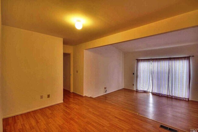 Building Photo - 221 San Marin Dr