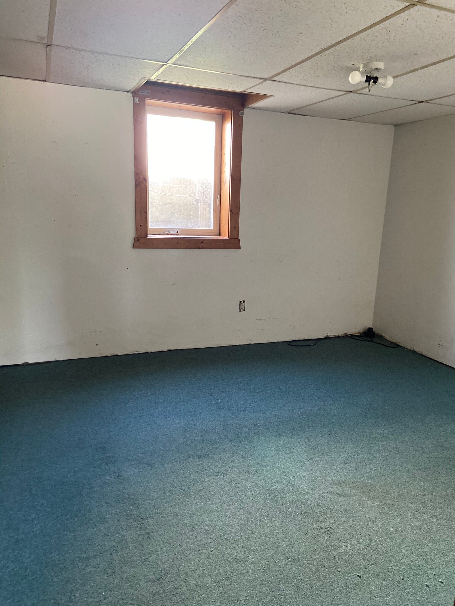 Building Photo - 512 E 5th St