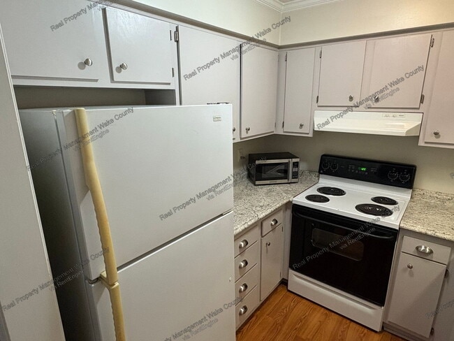 Building Photo - 5512 Hamstead Crossing