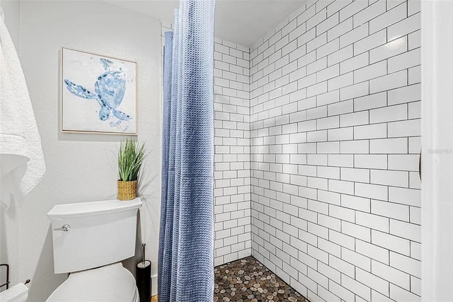 Building Photo - Charming 3-Bedroom Home with Large Fenced ...
