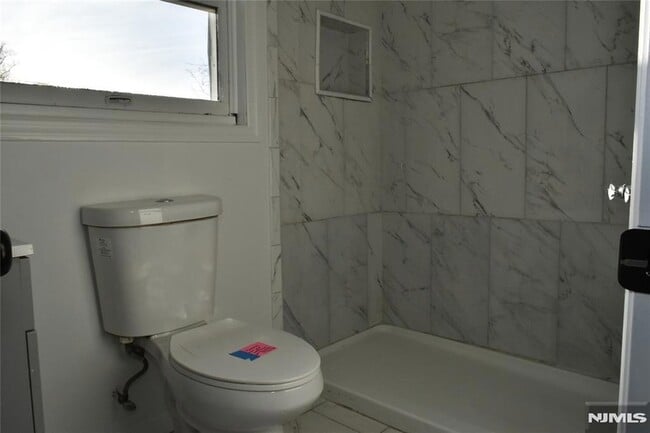 Building Photo - 129 Central Pl