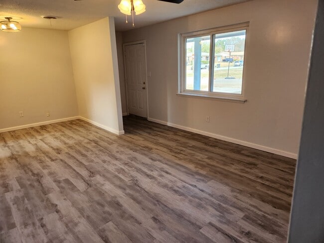 Building Photo - 2808 Nighthawk Dr