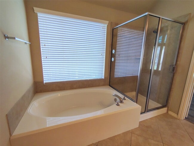 Building Photo - 13604 Evening Wind Dr