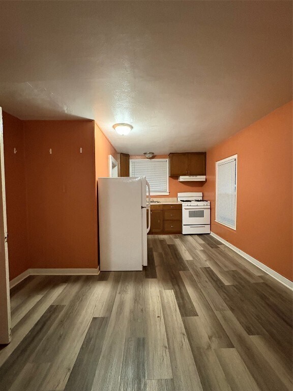 Building Photo - 114 Conklin Ave