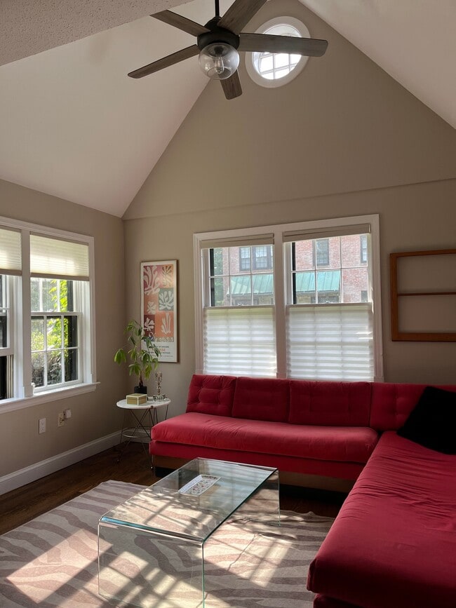 Building Photo - 50 Orchard Rd