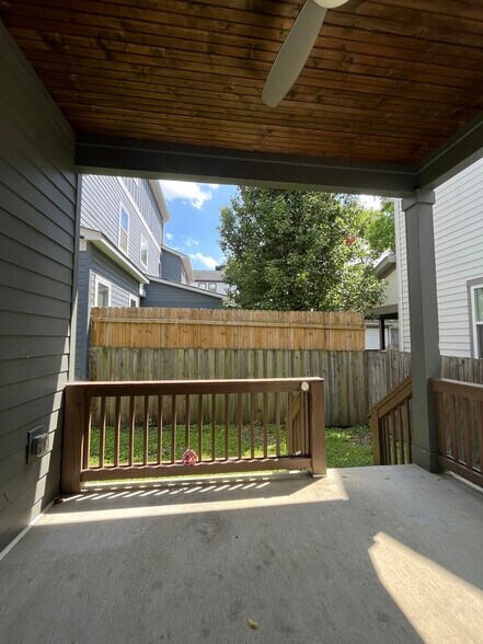 Building Photo - 1213A Tremont Ave