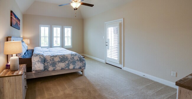 Upstairs Master Bedroom - 713 Northwood Dr