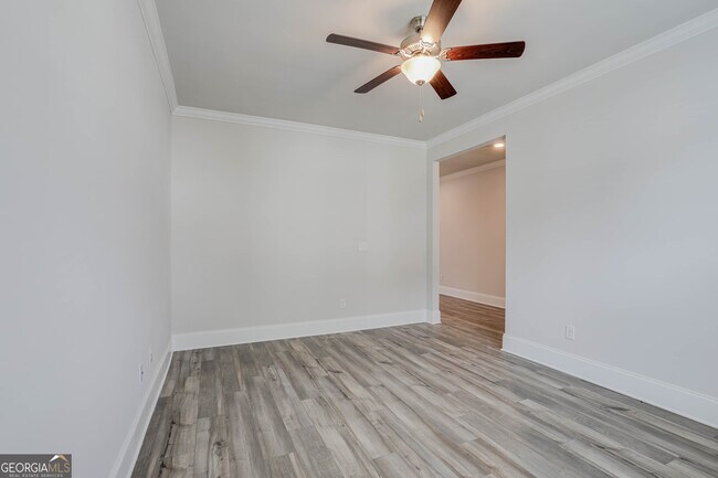 Building Photo - 320 Caledonia Ct