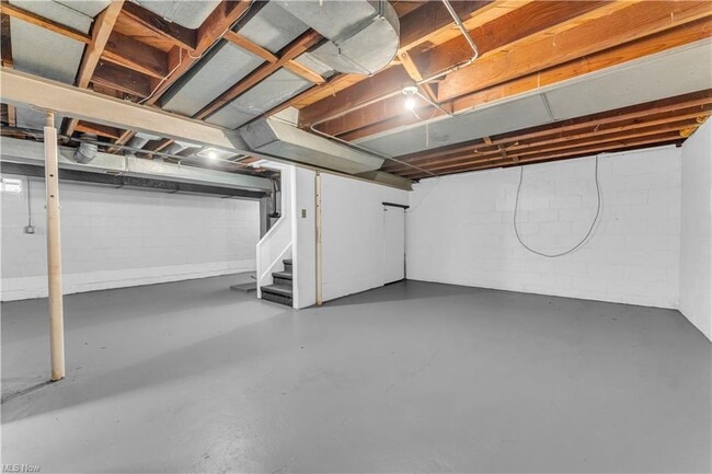 Building Photo - 416 E 255th St