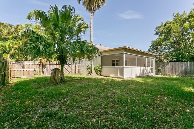 Building Photo - 265 Palmetto Ct