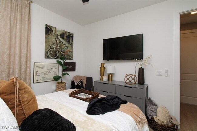 Building Photo - 8857 Oceana Wy