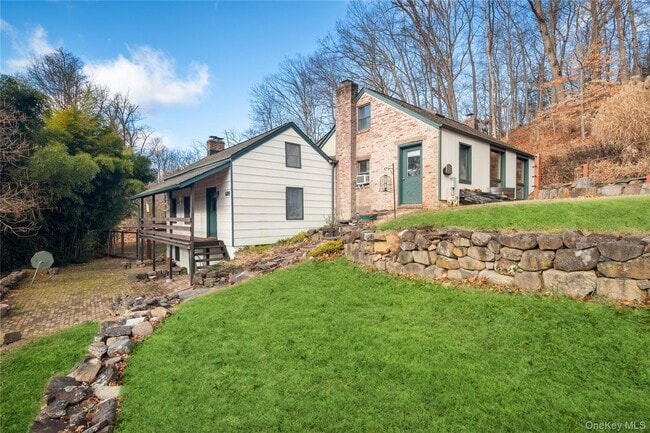 Building Photo - 689 S Mountain Rd