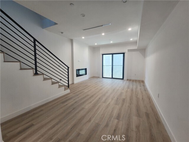 Building Photo - 6061 Fulton Ave