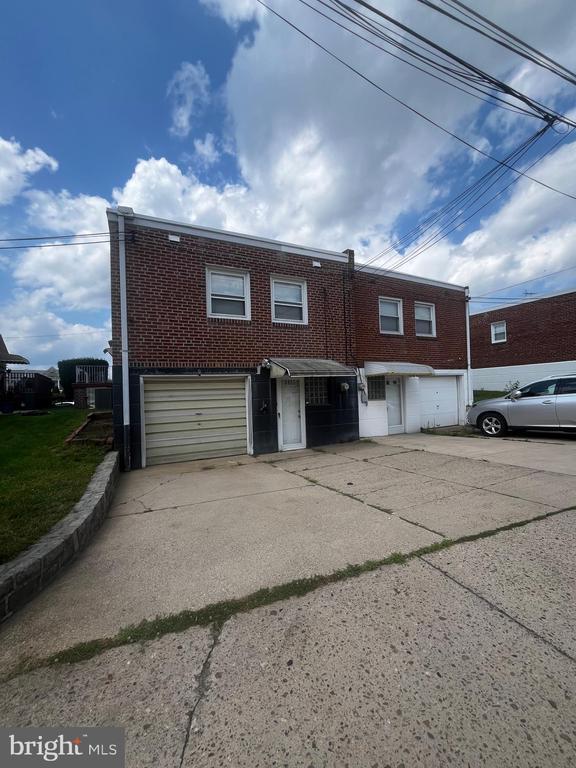 Building Photo - 8905 Revere St