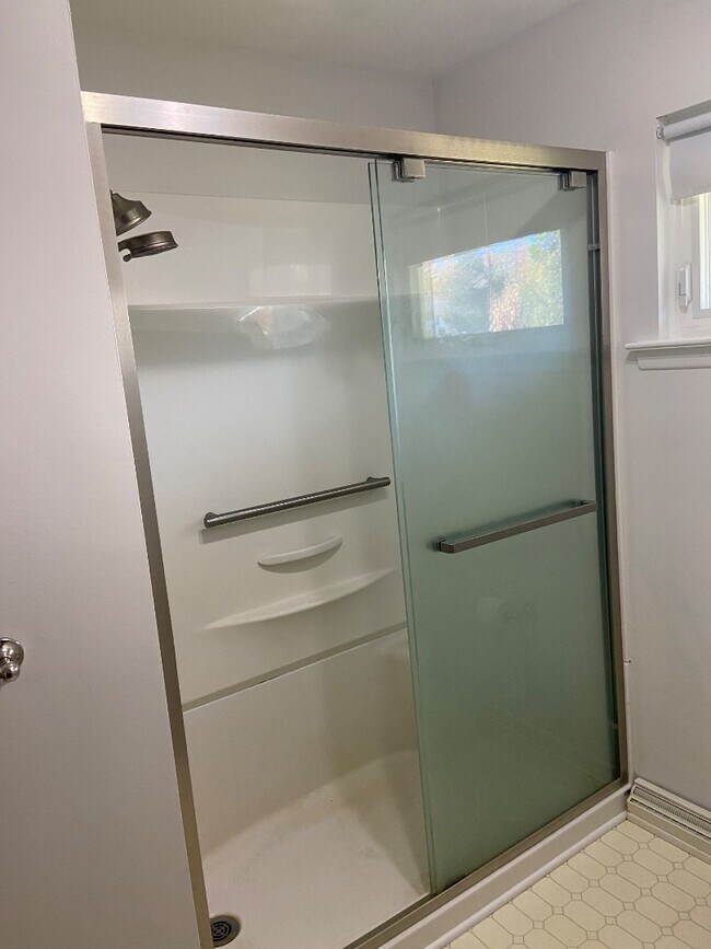 Building Photo - 253 Holly Ave