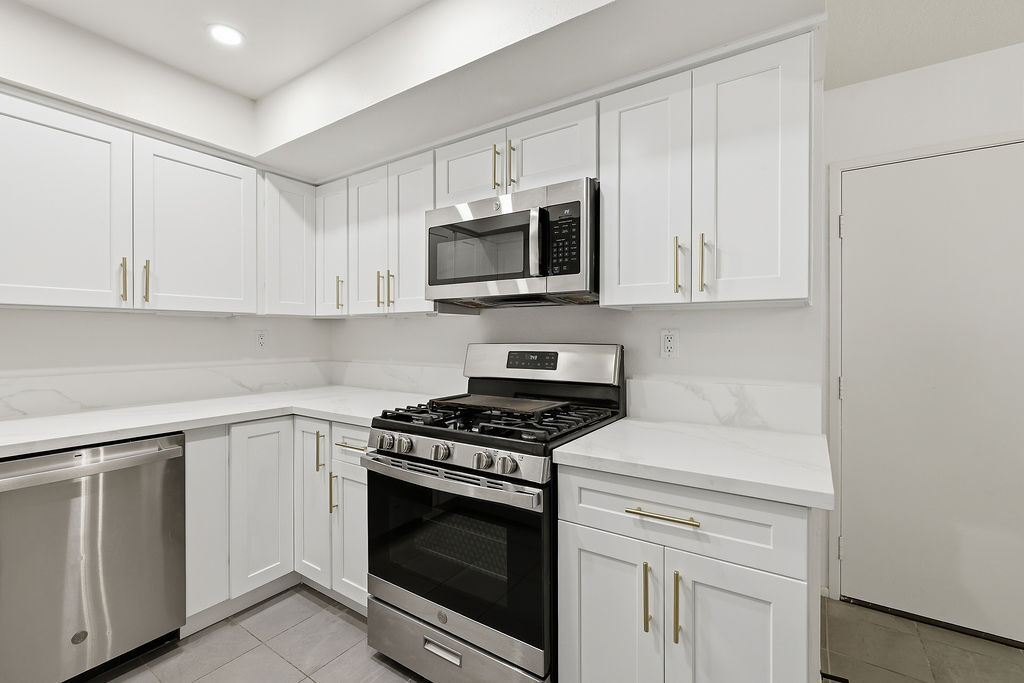 Building Photo - 29105 Thousand Oaks Blvd