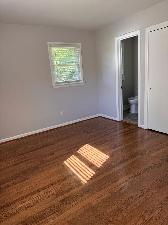 Building Photo - 104 Tanzalon Dr