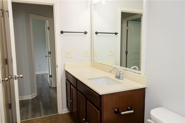 Building Photo - 4960 Ducote Trail
