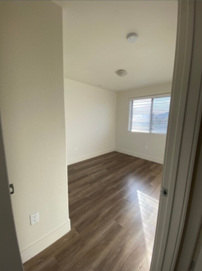 Building Photo - 11312 Huston St