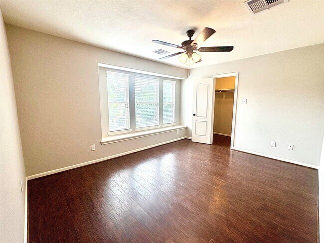 Building Photo - 119 Red Eagle Ct