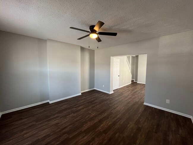 Building Photo - 581-583 E Starr Ave