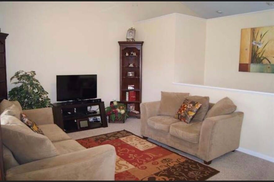 Building Photo - 2601 Flintwood Ct
