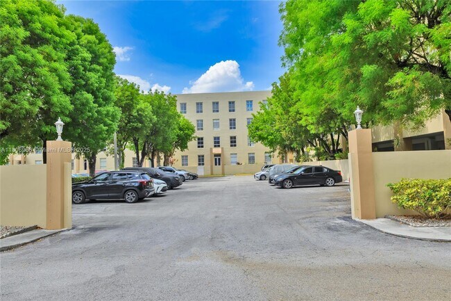 Building Photo - 7400 W 20th Ave