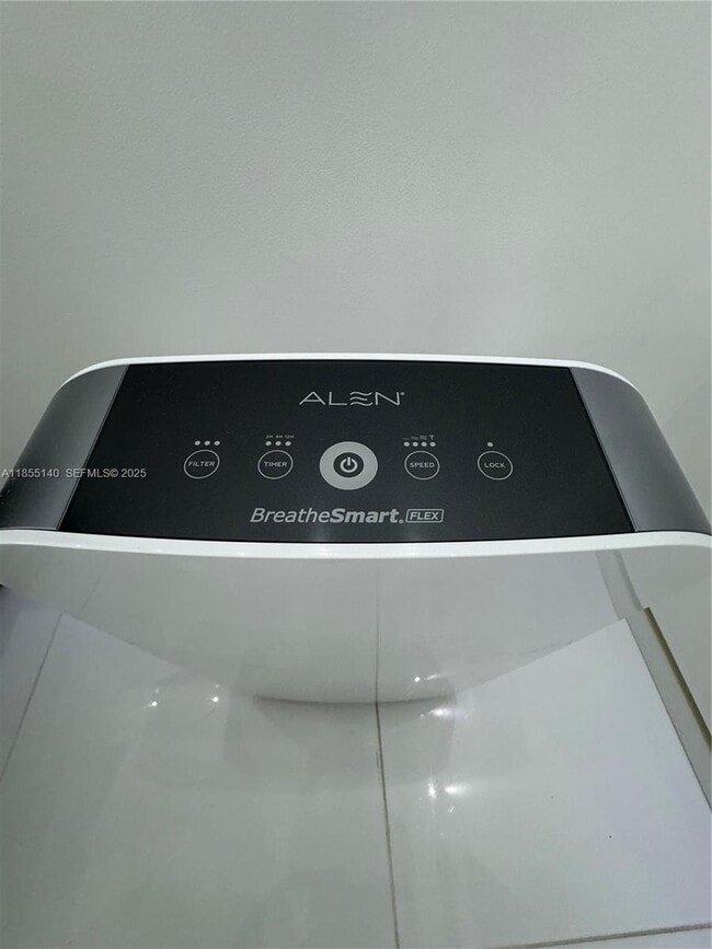 Building Photo - 6770 Indian Creek Dr