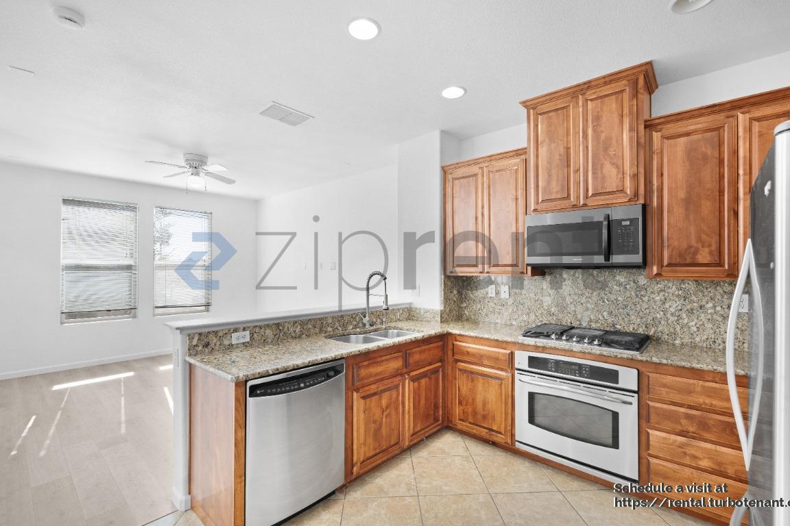 Building Photo - 10923 Tower Park Dr