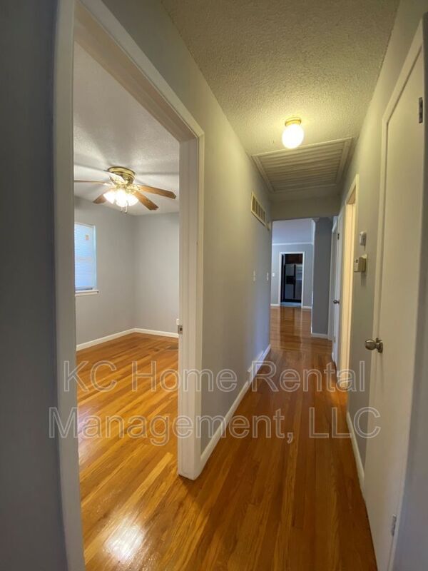 Building Photo - 11226 Jackson Ave