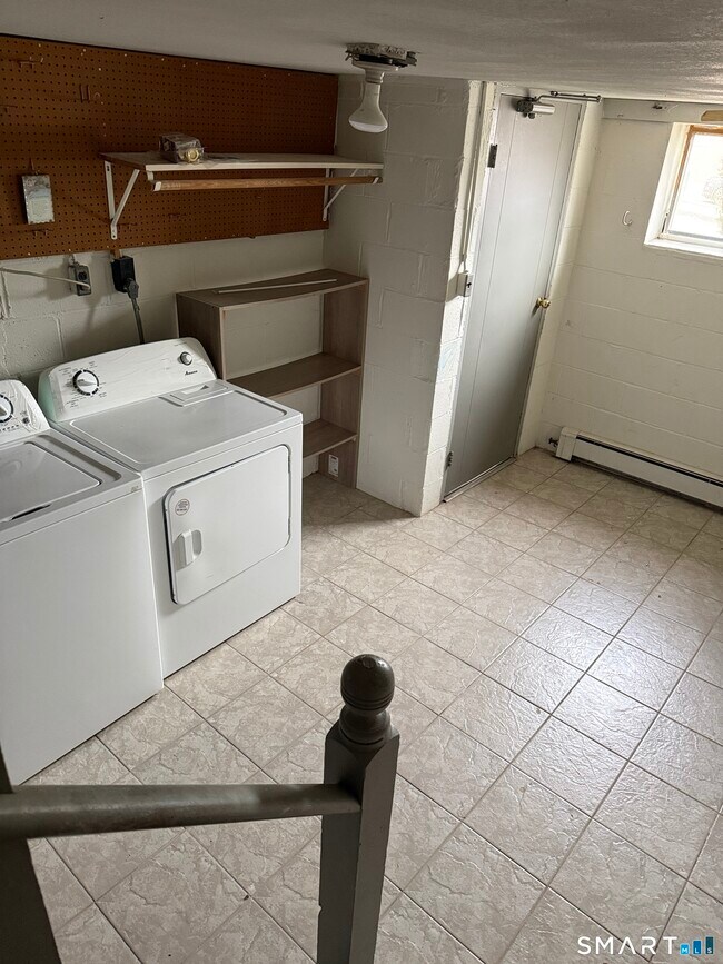 Building Photo - 4 Elmwood St