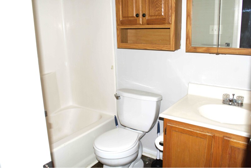 Building Photo - 67 Riverchase Dr