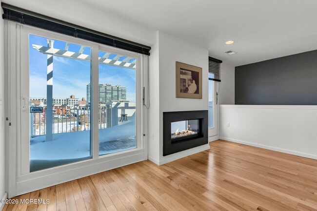 Building Photo - 807 Kingsley St