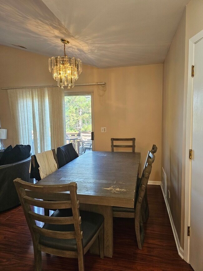 Building Photo - 1053 Rockport Dr