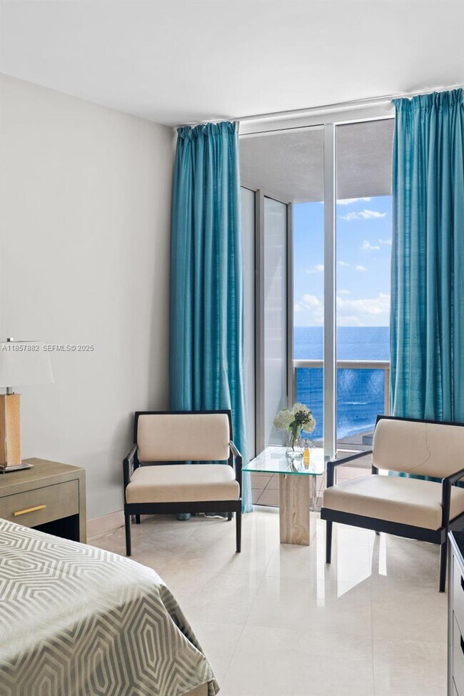 Building Photo - 16001 Collins Ave