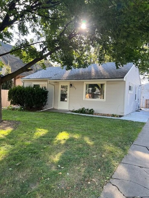 Building Photo - 717 S 49th St