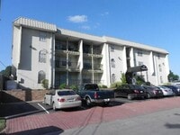 Building Photo - 910 Duncan Ln