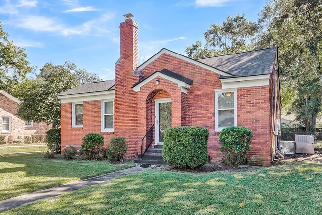 Building Photo - 3 Bed 2 Bath Home Located in Highland Park...