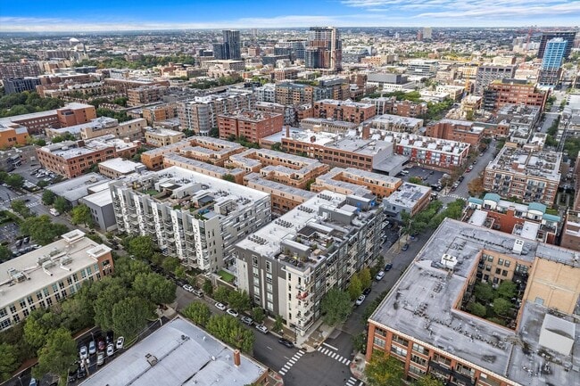 Building Photo - 128 S Aberdeen St