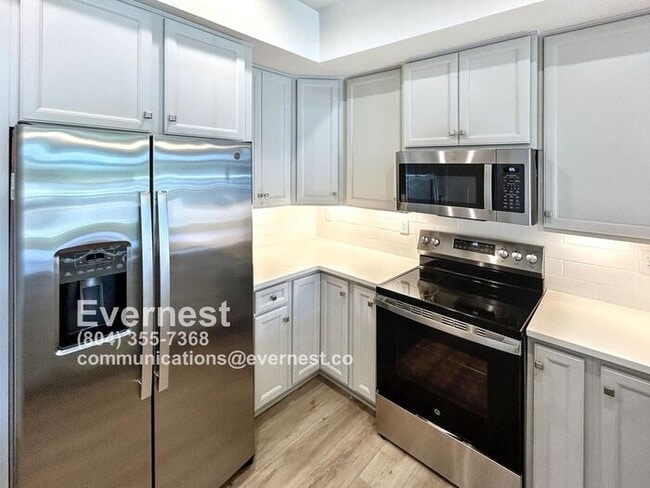 Building Photo - 12112 Calgary Lp