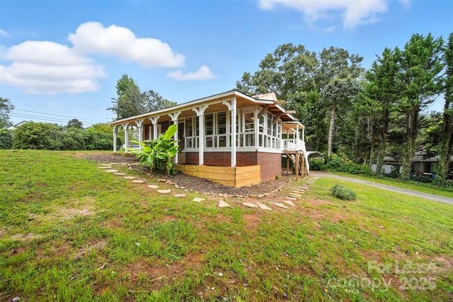 Building Photo - 1234 11th St NW