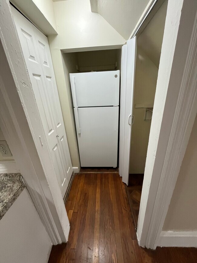 Building Photo - 33 White St