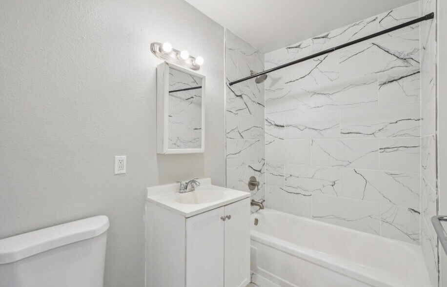 Building Photo - 3341 E Fountain Blvd