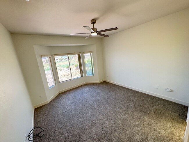 Building Photo - Remodeled 2BD/2BA with Golf & Mountain Vie...