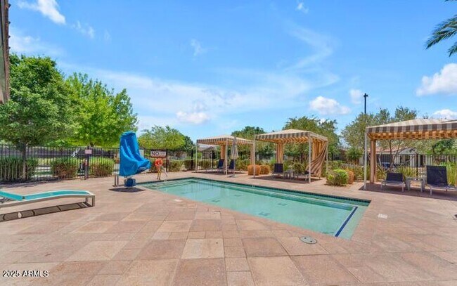 Building Photo - 10029 E Tahoe Ave